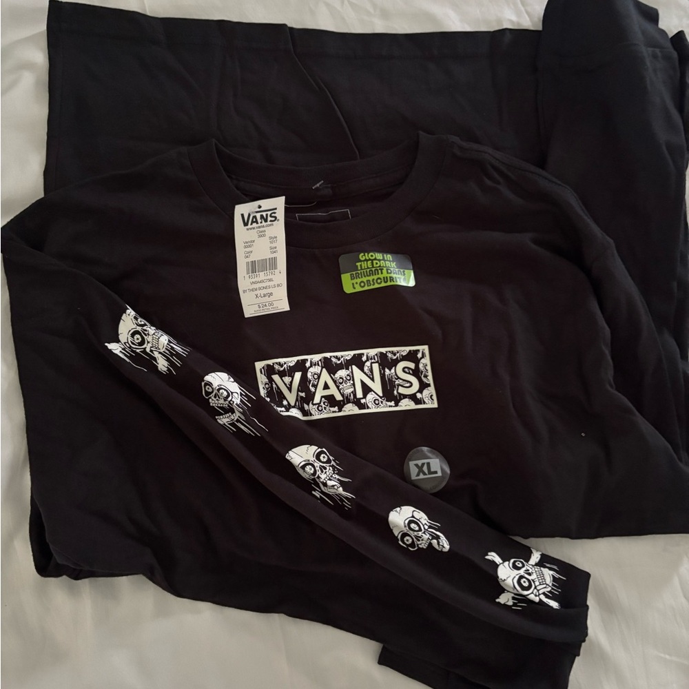 Vans Black Long Sleeve Glow In The Dark. Black Logo Short Sleeve& Vans Crew 🧦 - Picture 4 of 13